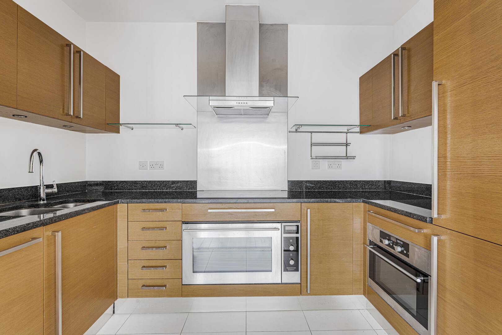2 bed property in Juniper Drive, London